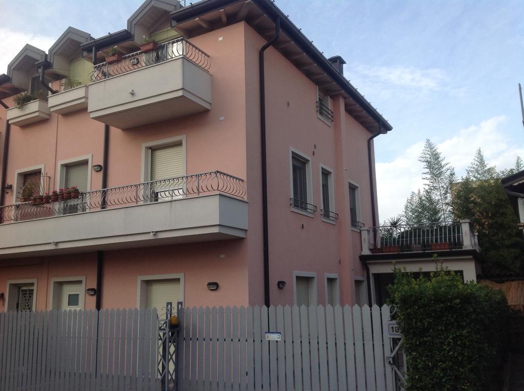 Appartamenti Jamaica Sirmione Cameră foto